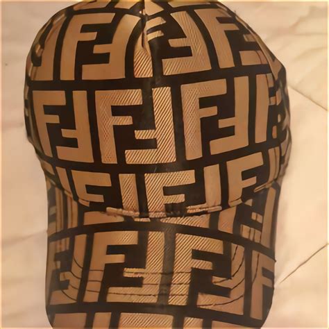 Fendi Cappello usato in Italia 